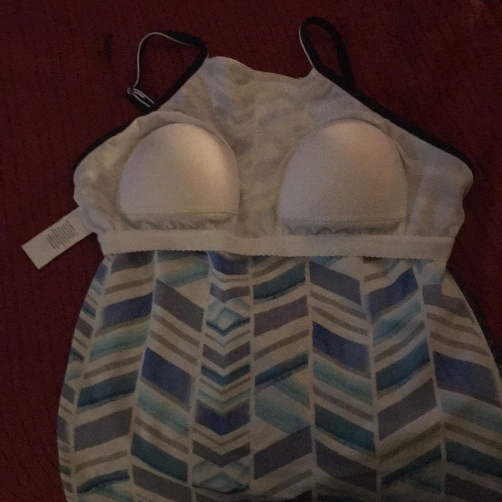High Neck Tankini - Picture 6 of 7